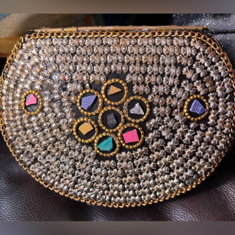 RAMLA Moroccan Handmade “Rio” purse with gold chain NEW - Picture 2 of 5